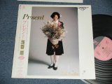 画像: 浅香 唯 YUI ASAKA - プレゼントPRESENT (Ex++/MINT-)   / 1987 JAPAN ORIGINAL "PROMO" Used  LP with OBI 