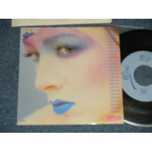 画像: スーザン SUSAN -  A) 24,000回のKISS  24,000 KISS B) DREAM OF YOU   (VG+++/MINT- : SPLIT)   / 1980 JAPAN ORIGINAL "PROMO" Used 7" Single  シングル