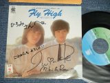 画像: トゥインクル TWINKLE - A)FLY HIGH（愛ではばたく）  B)色あせた都会  （サイン入り）I (MINT-/MINT-) /  JAPAN ORIGINAL Used 7" Single 